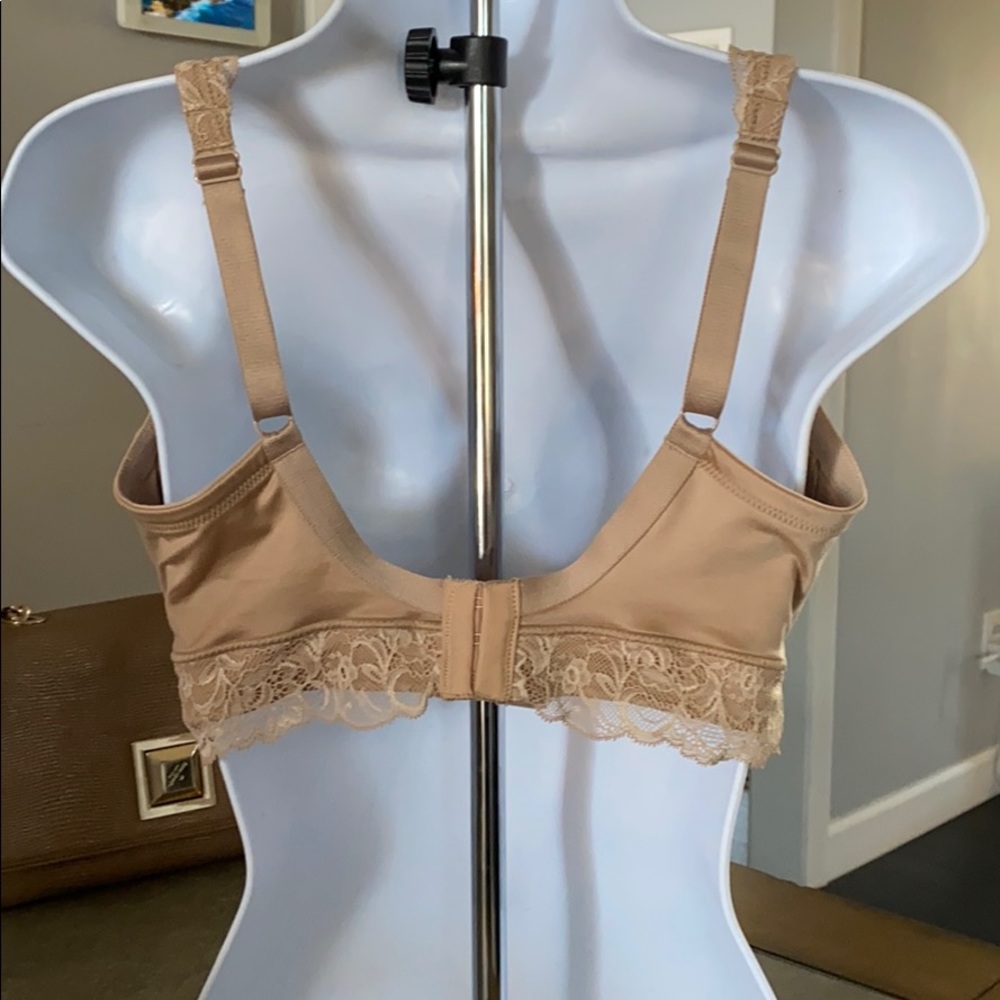 Bra 4/25$ - Picture 2 of 3